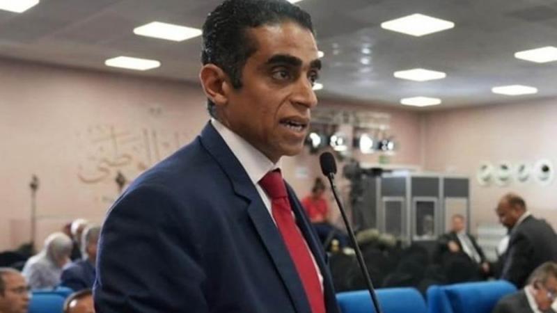خط أحمر