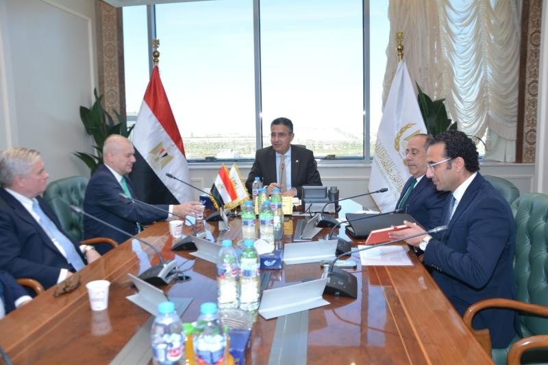 وزير التموين يبحث تعزيز التعاون مع شركة “أرتك بيبر” في مجال منتجات شركة السكر والصناعات التكاملية