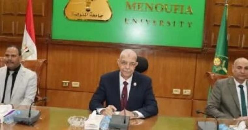 رئيس جامعة المنوفية يرأس اجتماع لجنة المنشآت الجامعية ويتابع المشروعات الجارية