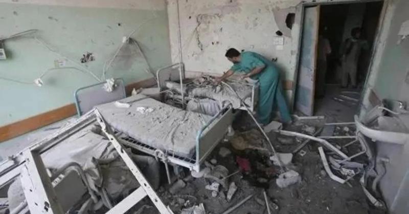 الاحتلال الإسرائيلي يواصل استهداف المستشفى الإندونيسي شمال قطاع غزة