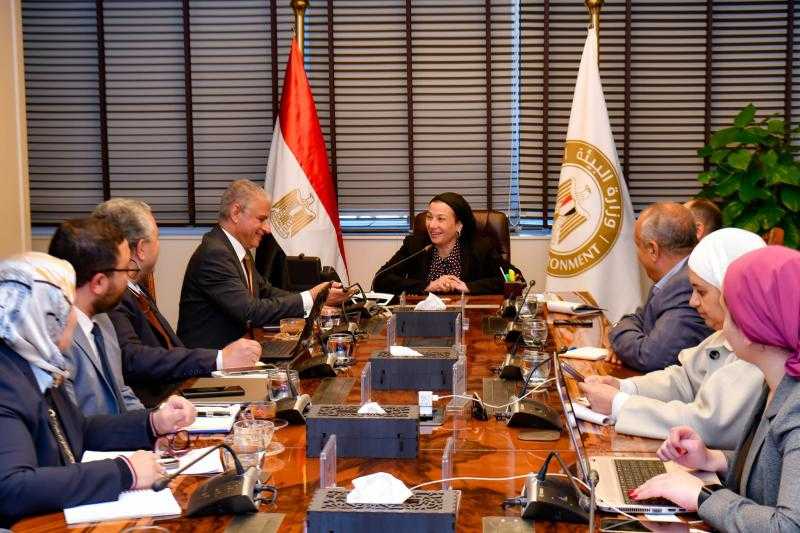 وزيرة البيئة والأكاديمية البحرية للعلوم والتكنولوجيا يبحثان تعزيز الحلول العلمية في الحفاظ على البيئة البحرية