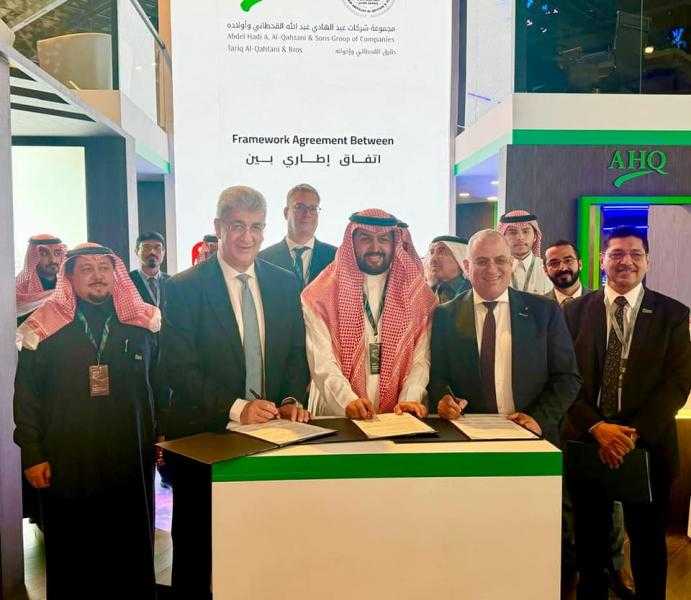 على هامش مؤتمر ومعرض ”اكتفاء”.. وزير البترول يبحث مع ”القحطاني” السعودية زيادة التعاون المشترك