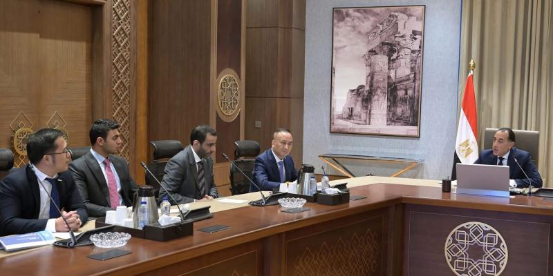 رئيس الوزراء يلتقي نائب رئيس ”مجموعة جيلي أوتو القابضة”.. افتتاح مصنع الشركة في مصر خلال ساعات