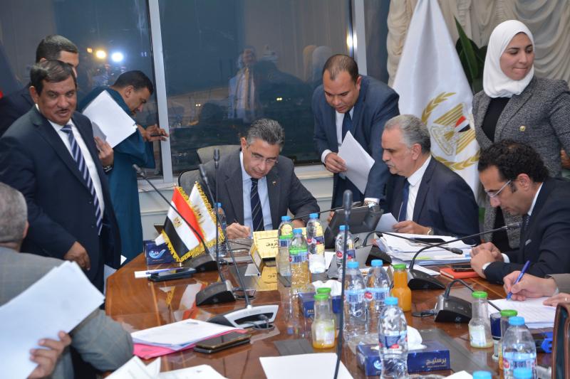وزير التموين والتجارة الداخلية يلتقي بعدد من السادة أعضاء مجلسي النواب والشيوخ