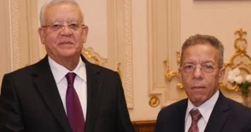 رئيس مجلس النواب يلتقي نقيب الأطباء لمناقشة قانون المسئولية الطبية