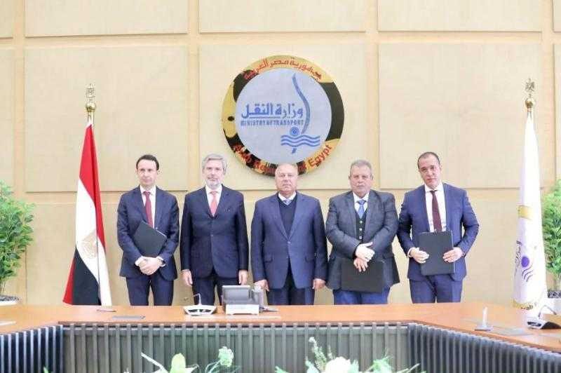 السكة الحديد توقع اتفاقية مع شركة إيطالية لصيانة الخطوط لمدة 25 عاما