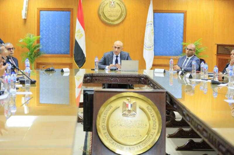 وزير التعليم: البكالوريا مطابقة لنظام «ig» و«ib» ومدارس النيل المعتمدة من كامبريدج