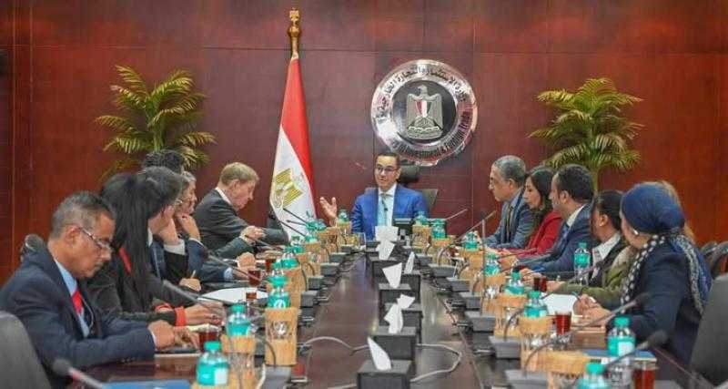 وزير الاستثمار يلتقي وفد اتحاد الصناعات البافاري وجمعية الصداقة العربية الألمانية لبحث سبل التعاون