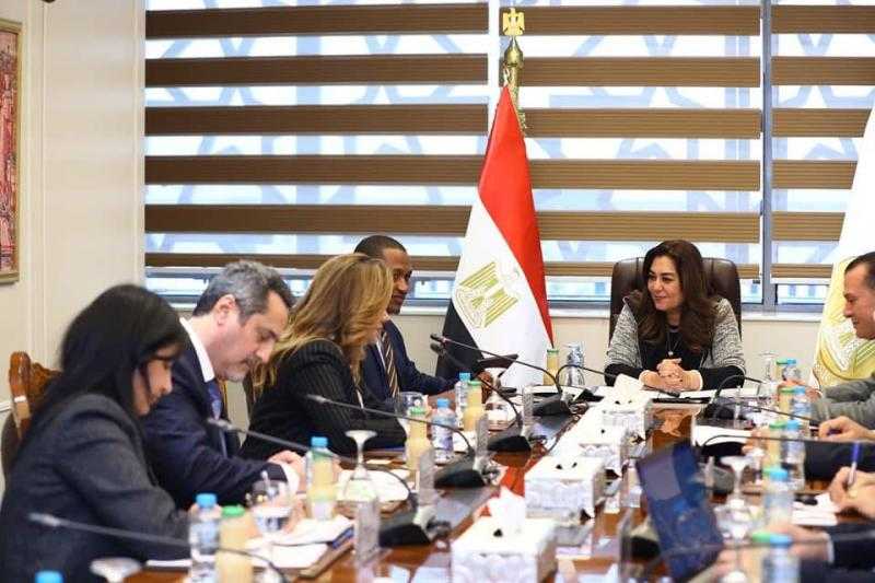 وزيرة التنمية المحلية تبحث التعاون مع وفد من المفوضية السامية للأمم المتحدة لشؤون اللاجئين