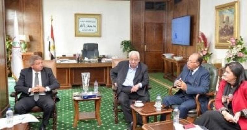 ”الأعلى للإعلام” يعقد ثالث جلساته النقاشية حول سبل تطوير الإعلام المصرى