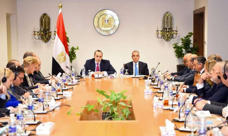 خط أحمر