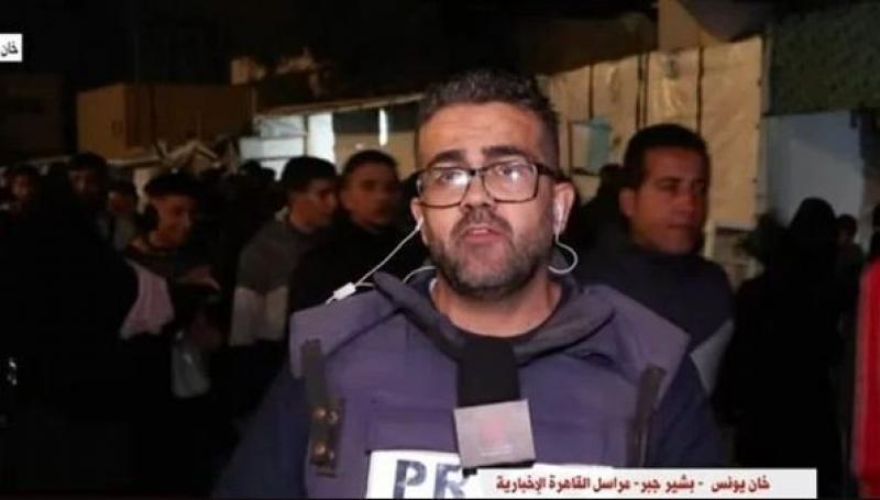 مراسل القاهرة الإخبارية: الفلسطينيون ينتظرون دخول المساعدات الإنسانية سريعا