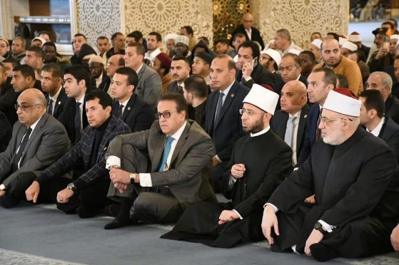 وزير الأوقاف وكبار رجال الدولة يشهدون أول جمعة بمسجد مصر الكبير