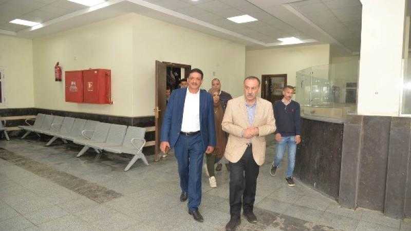 محافظ أسيوط يتفقد مجمع خدمات المواطنين بقرية أبنوب الحمام