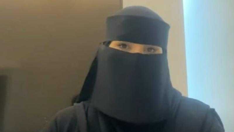 لا يمثلوا عائقا..حمدة الرويلي تروي تفاصيل حصولها علي الماجستير وهي أم لـ19 طفلا