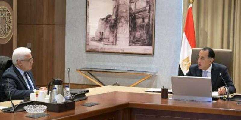 رئيس الوزراء يوجه بسرعة تنفيذ الربط الإلكتروني بين التأمينات والمرور