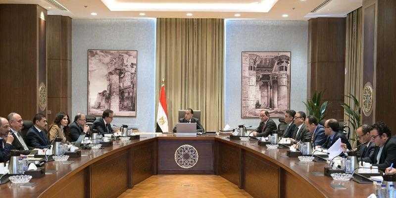 مدبولي يوجه باستمرار توفير المخصصات المالية لتوفير مخزون آمن من الأدوية والمستلزمات الطبية