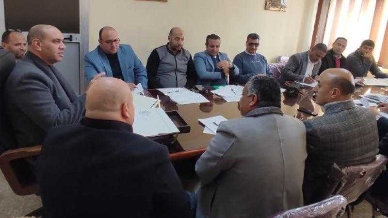 وكيل وزارة التموين بكفر الشيخ يعقد اجتماعًا مع مديري الإدارات