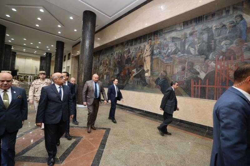 وزير العدل يتفقد تطوير وترميم مجمع محاكم الجلاء ويفتتح فرع توثيق بمصلحة الشهر العقاري