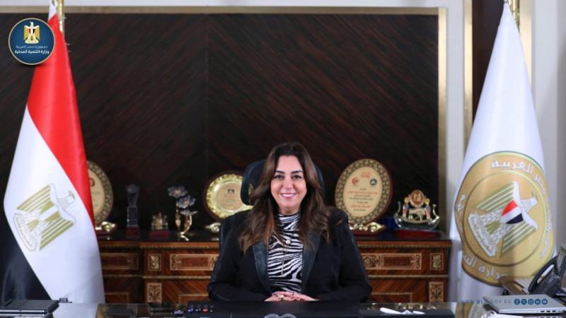 د.منال عوض : تشغيل 37 سيارة مراكز تكنولوجية متنقلة وتطوير 312 مركز تكنولوجي ثابت فى 27 محافظة