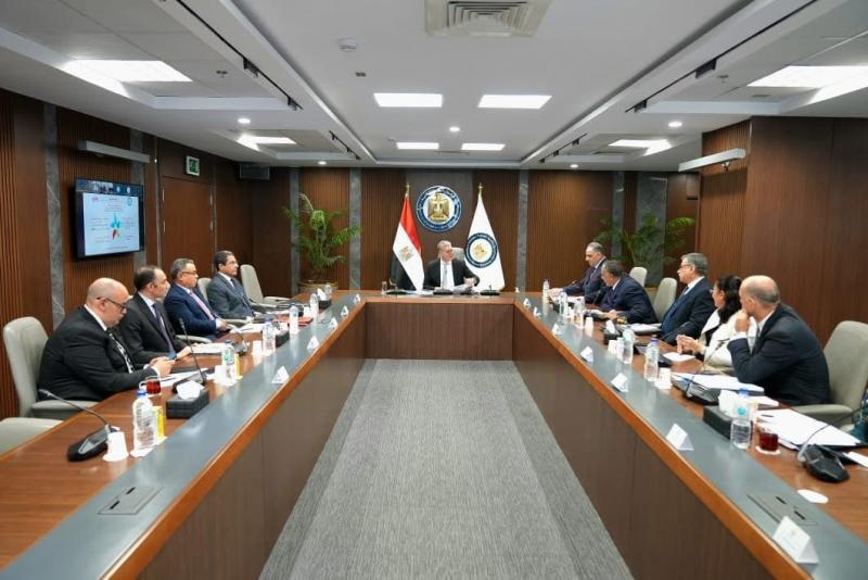 وزير البترول: تشغيل مصانع البتروكيماويات بكامل طاقاتها الانتاجية خلال الفترة المقبلة