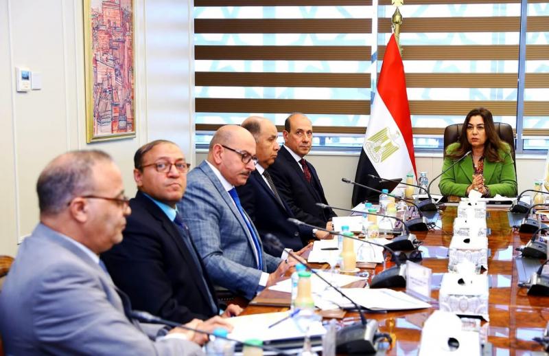 وزيرة التنمية المحلية تتابع الموقف التنفيذي للمشروعات الجارية بالمحافظات