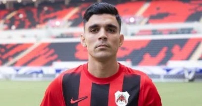 الأهلي يكثف مفاوضاته لضم أشرف بن شرقي.. ويضغط لتخفيض راتبه