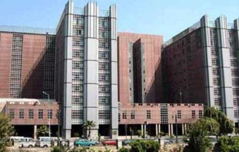 مستشفيات قصر العيني بجامعة القاهرة ترفع حالة الطوارئ لاستقبال المرضى والمصابين من قطاع غزة
