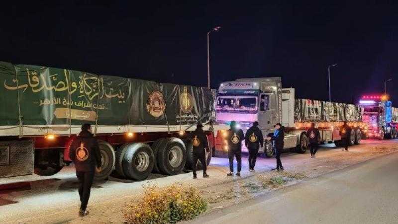 بيت الزكاة يعلن دخول أول قافلة إغاثية لقطاع غزة بعد وقف إطلاق النار