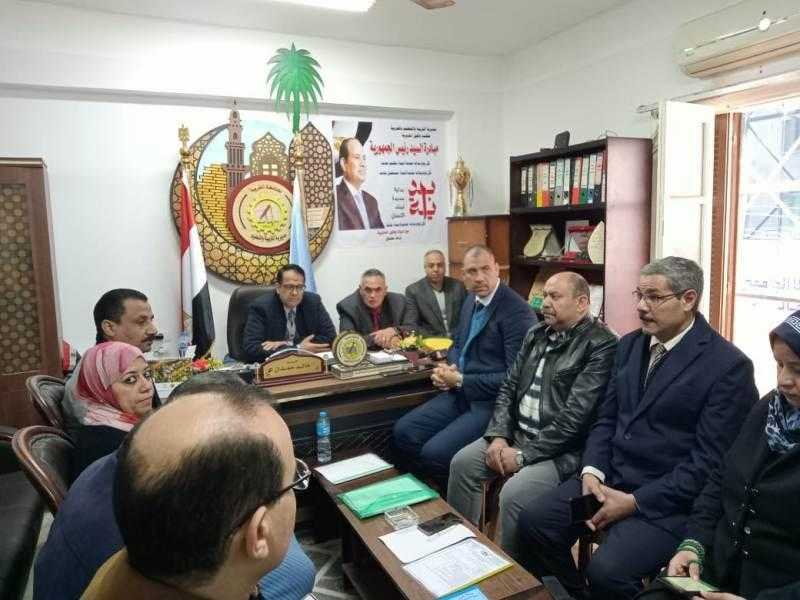 وكيل التعليم بالغربية يتابع امتحانات الإعدادية من غرفة العمليات