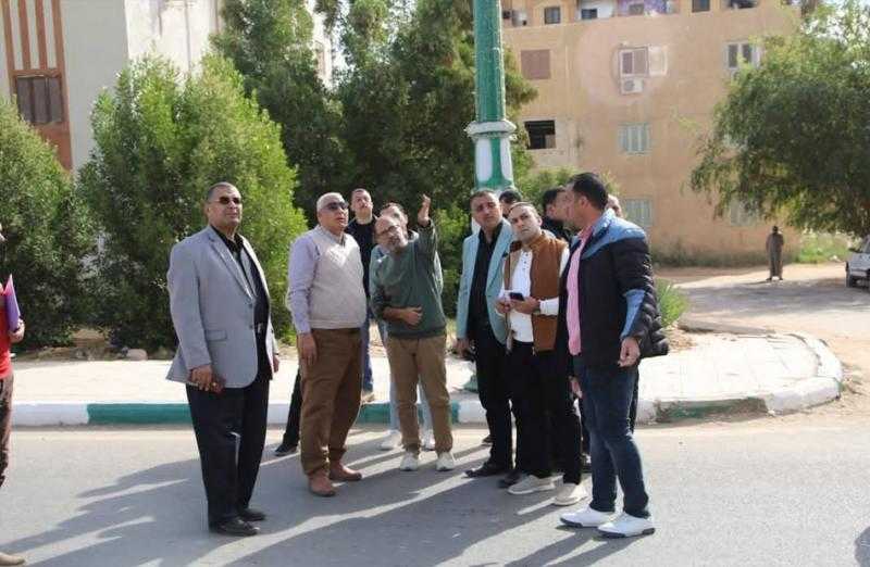 محافظ الوادي يتابع أعمال المرحلة الأولى من رفع كفاءة واجهات المباني بالخارجة