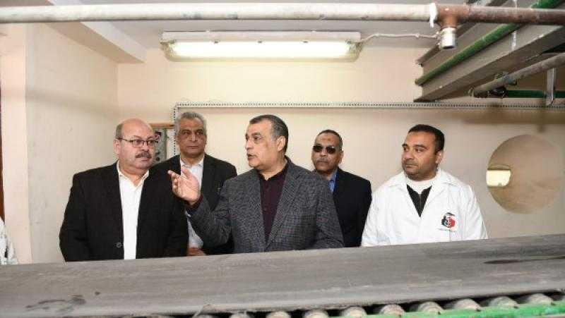 لمباشرة سير العملية الإنتاجية.. وزير الإنتاج الحربي يتفقد مصنع 18 الحربى