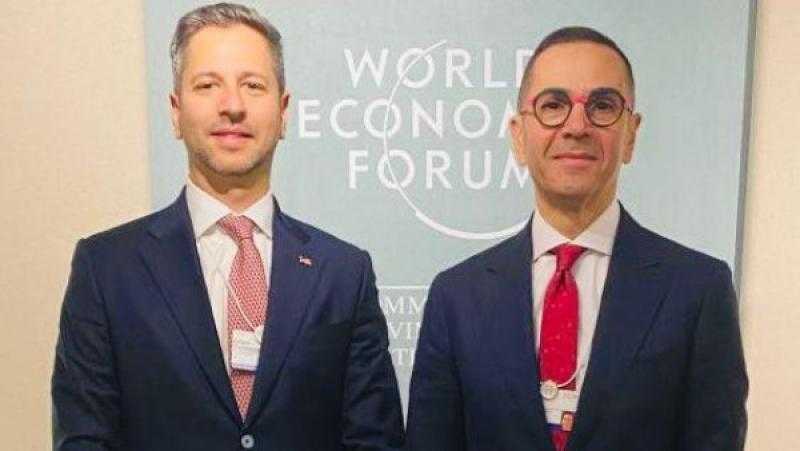 وزير الاستثمار يلتقي الرئيس التنفيذي لإحدى الشركات الأمريكية الرائدة في مجال الطيران