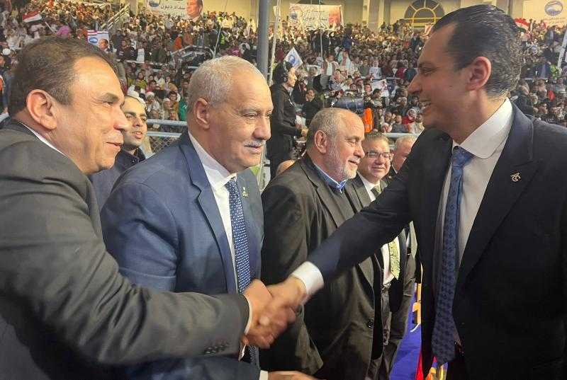 مدحت بركات يلتقي أمين حزب مستقبل وطن أثناء فعاليات ”ايد بتزرع وايد بتساعد ”