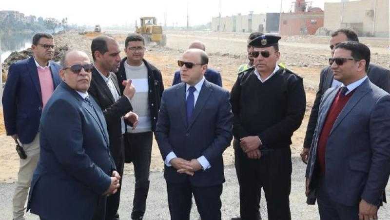 محور جديد للتنمية.. محافظ كفر الشيخ يتفقد طريق أبو عمر المزدوج
