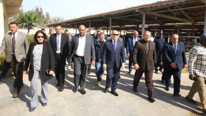 محافظ كفر الشيخ ووزير الزراعة النيجيري يتفقدان المركز الدولي للتلقيح الصناعي بـ «سخا»