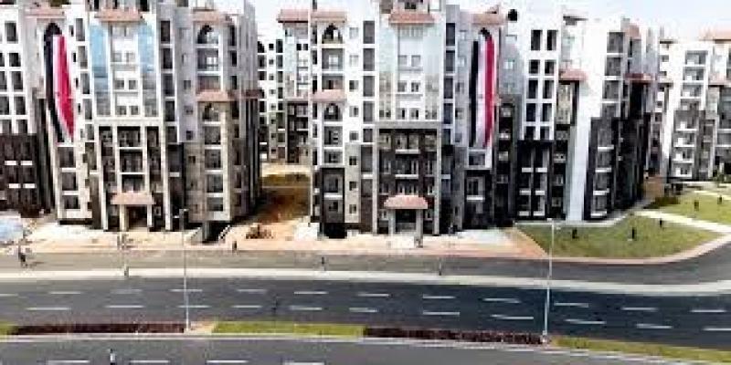 وزير الإسكان يستعرض إنجازات قطاع الشئون العقارية والتجارية بهيئة المجتمعات العمرانية