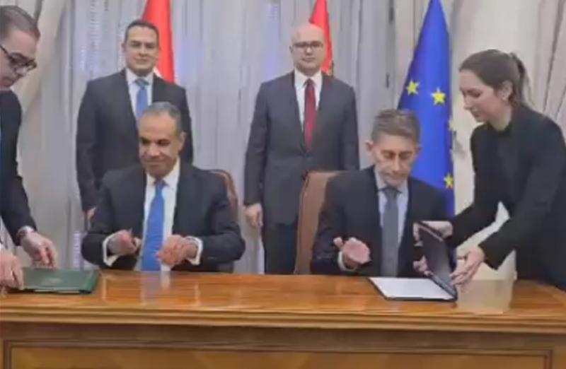 خط أحمر