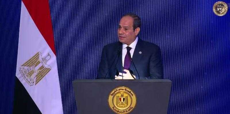 الرئيس السيسي يطالب بالوقوف دقيقة تحية لكل شهداء الشرطة والجيش والشعب في حفل عيد الشرطة الـ73