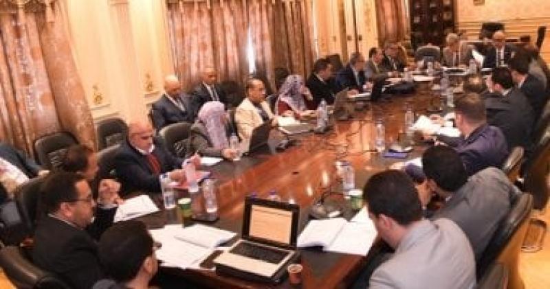 ”قوى النواب” توافق على الإلزام بالمساواة بين المرأة والرجل فى الأجر بقانون العمل