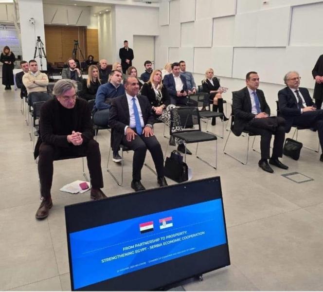 وزير الخارجية يلتقى برئيس غرفة التجارة والصناعة ومجموعة من ممثلى الشركات ورجال الأعمال بصربيا