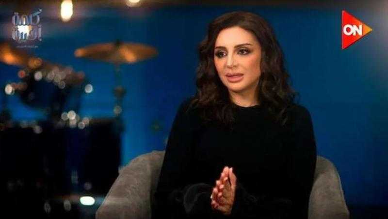 أنغام ترد باكية على الزج باسمها في أزمة شيرين: ”كفاية ظلم.. أنا تعبت”