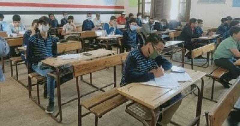 بعد إلغائه الاثنين الماضي.. طلاب إعدادية القاهرة يمتحنون الدين اليوم