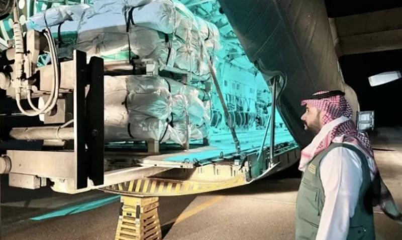 مغادرة الطائرة الإغاثية السعودية الثانية عشرة لمساعدة الشعب السوري