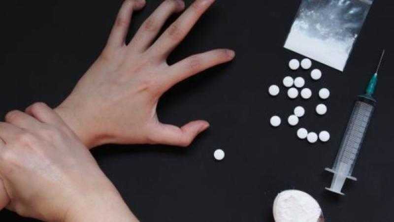 أستاذ قانون جنائي: قانون العقوبات لا يعاقب من يتعاطى المخدرات قهرا عنه