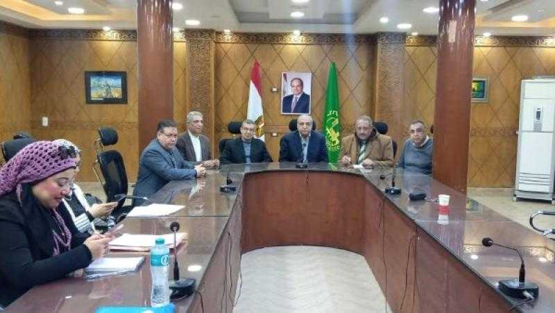 مدير تعليم القليوبية يتابع غرفة امتحانات الشهادة الإعدادية