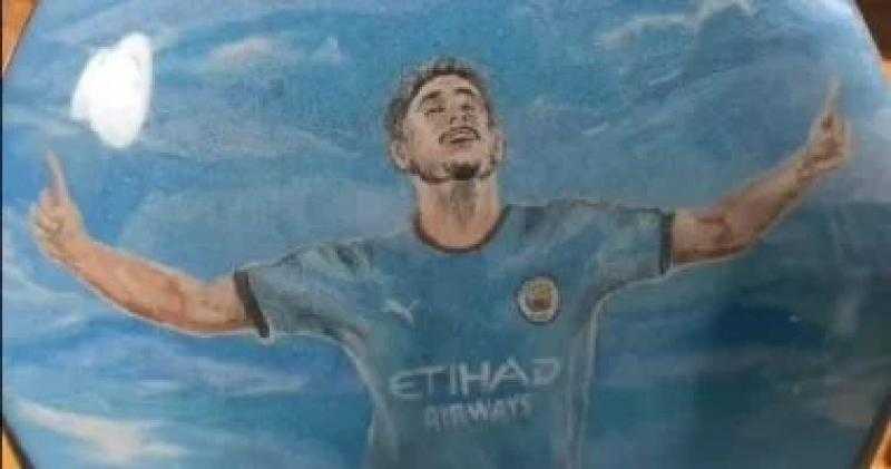 مانشستر سيتي يحتفي بوصول مرموش أمام الأهرامات