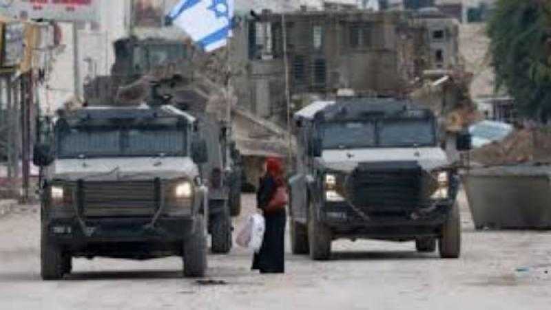 قوات الاحتلال تحاصر الشارع الرئيسي المؤدي إلى المستشفى الحكومي بجنين