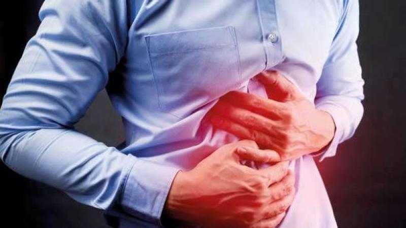 روشتة علاج.. أستاذ جهاز هضمي يحذر من أكلات تسبب الحموضة