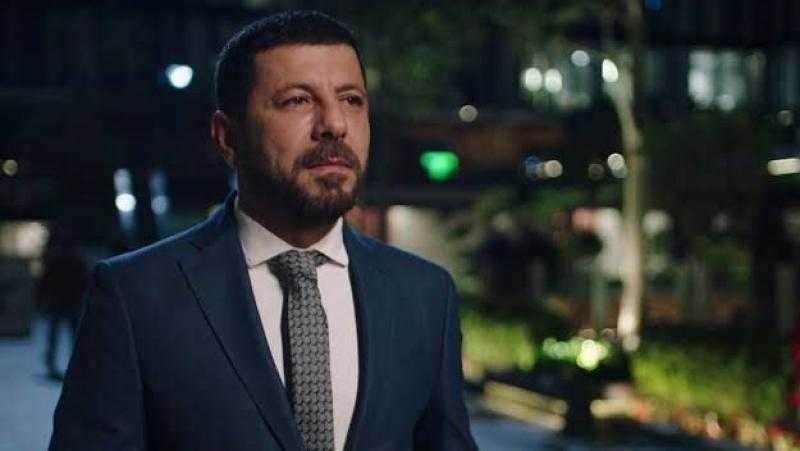 إياد نصار: ”بحب أشوف الناس فرحانة .. وزوجتي تستحق جائزة في 2025”